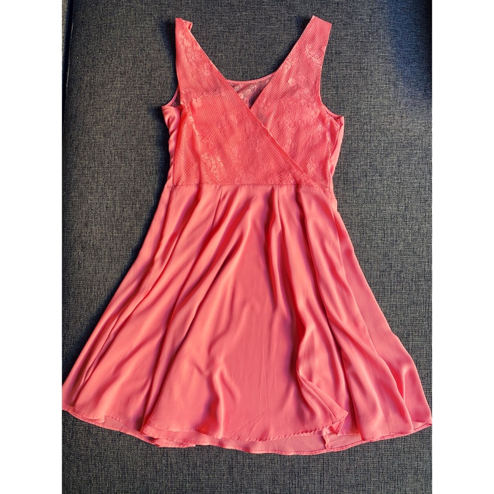 EXPRESS Rose pink dress with lace detail - Picture 2 of 5